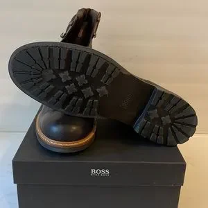 BOSS Hugo Boss - Leather Boots - New in Box - Made in Italy Hugo Boss | Shoes | Boss Hugo Boss Leather Boots New In Box  main image 2